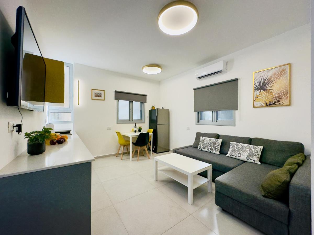 Amazing 2Rooms Apt In Bat Yam - Step By The Beach Exteriör bild