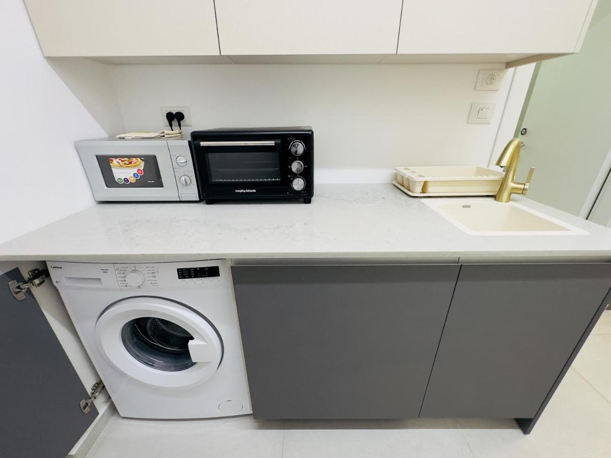 Amazing 2Rooms Apt In Bat Yam - Step By The Beach Exteriör bild