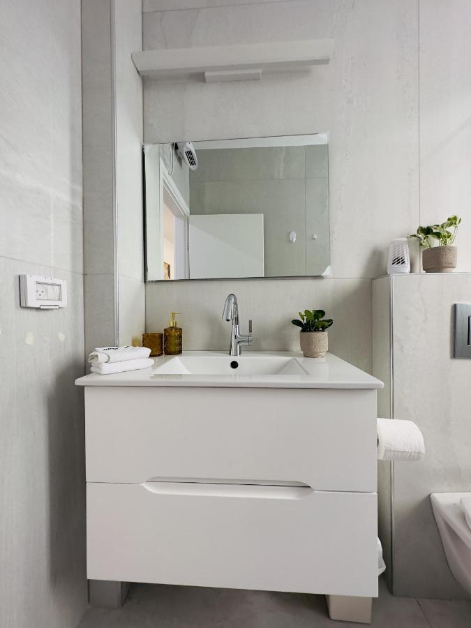 Amazing 2Rooms Apt In Bat Yam - Step By The Beach Exteriör bild